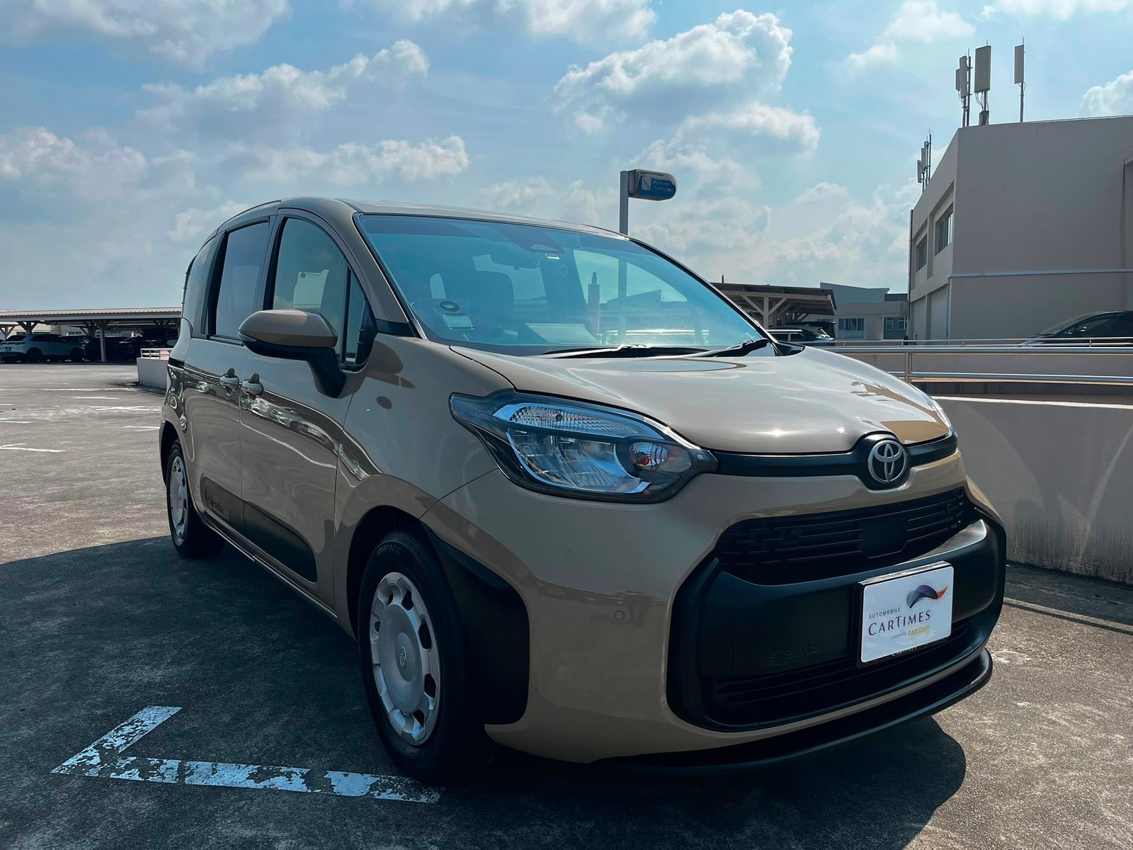 Used Toyota Sienta Hybrid 1.5X for sale in Singapore